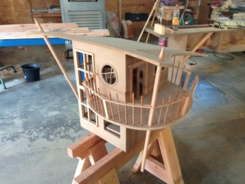 Maquette d'une cabane sur pilotis